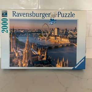 Ravensburger 2000 piece puzzle-Atmospheric London